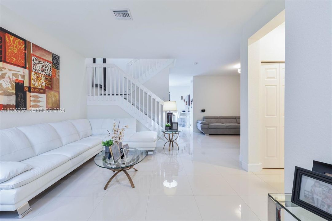 На продажу: $559,000 (3 спален, 2 ванн, 1707 Квадратных фут)