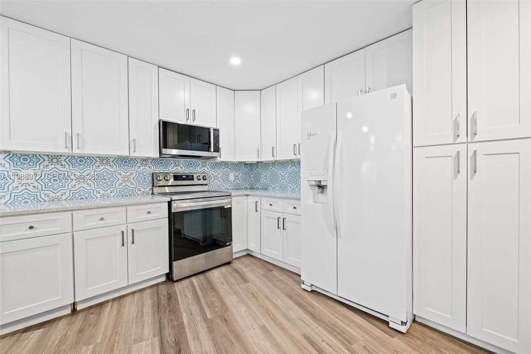 На продажу: $599,000 (4 спален, 3 ванн, 1876 Квадратных фут)
