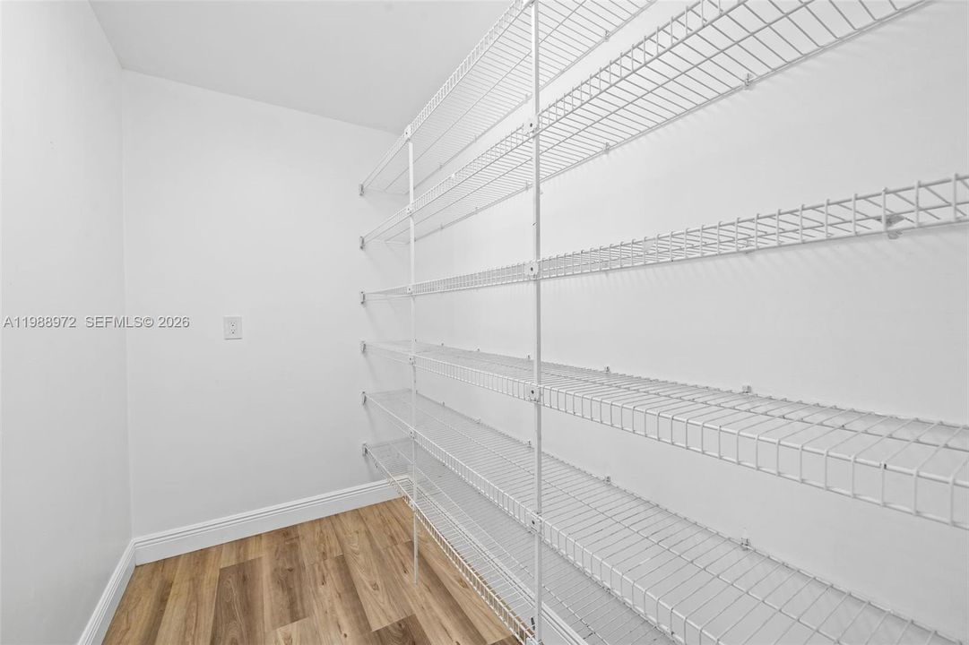 На продажу: $599,000 (4 спален, 3 ванн, 1876 Квадратных фут)