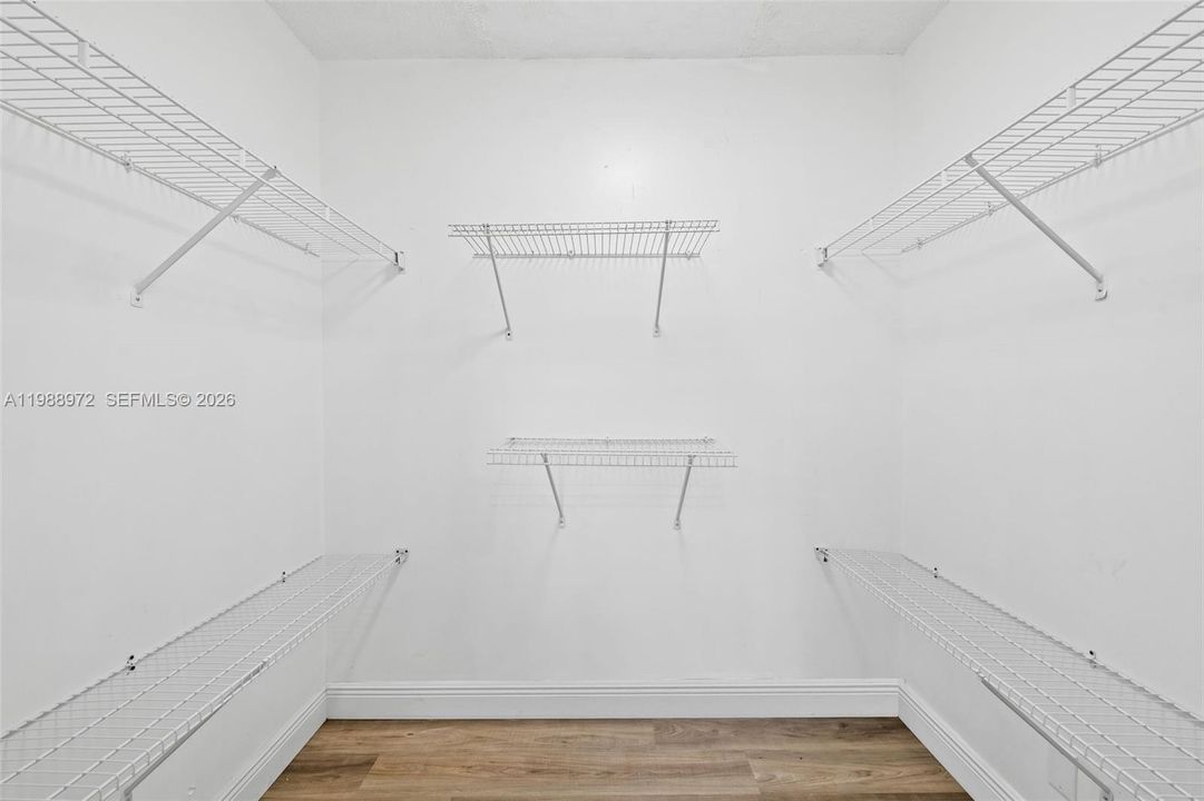 На продажу: $599,000 (4 спален, 3 ванн, 1876 Квадратных фут)