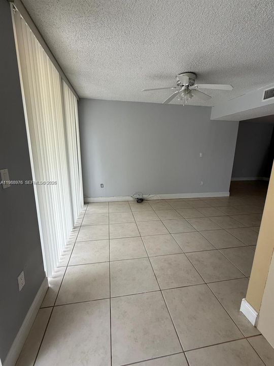 Vendido Recientemente: $299,000 (3 camas, 2 baños, 0 Pies cuadrados)