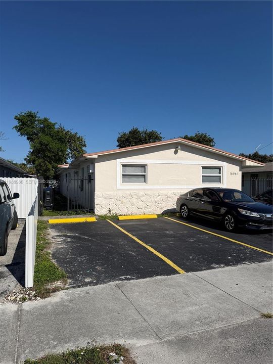 Activo con contrato: $870,000 (0 camas, 0 baños, 2952 Pies cuadrados)