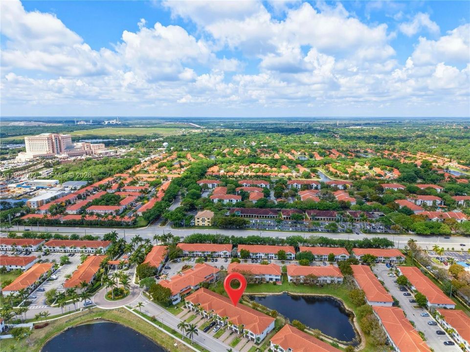 Под контрактом: $429,999 (3 спален, 2 ванн, 1609 Квадратных фут)