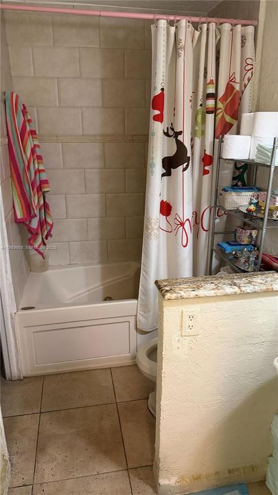 Active With Contract: $209,900 (1 beds, 1 baths, 736 Square Feet)