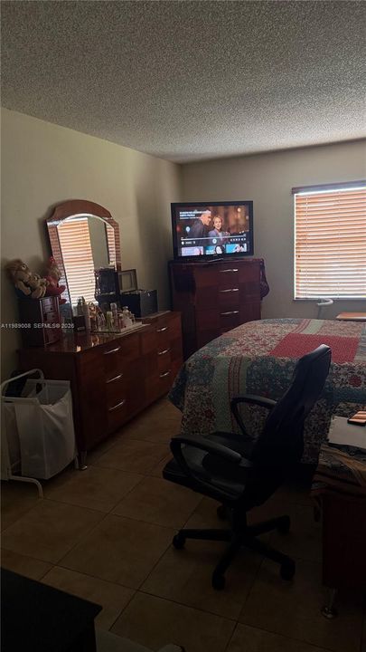 Active With Contract: $209,900 (1 beds, 1 baths, 736 Square Feet)