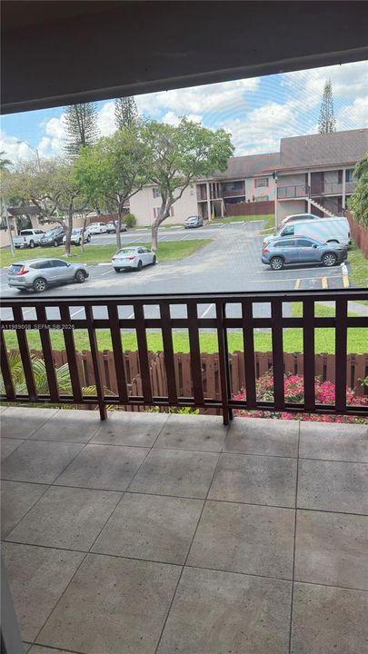 Active With Contract: $209,900 (1 beds, 1 baths, 736 Square Feet)