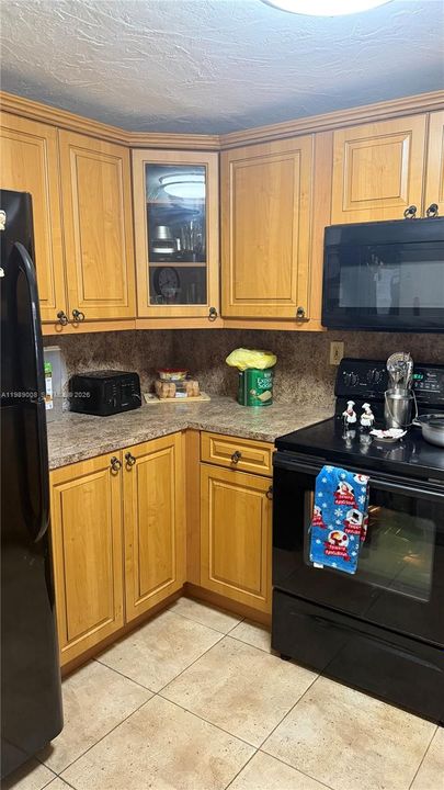 Active With Contract: $209,900 (1 beds, 1 baths, 736 Square Feet)