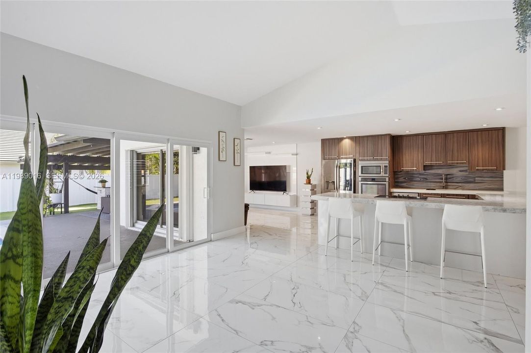 Activo con contrato: $865,000 (3 camas, 2 baños, 1807 Pies cuadrados)