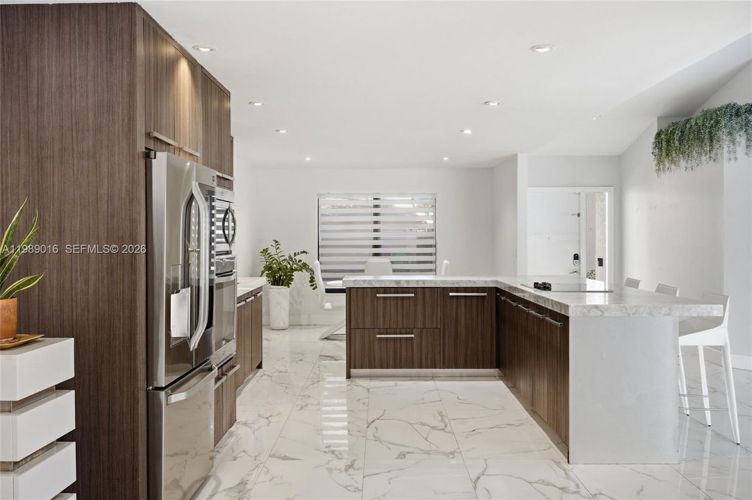 Activo con contrato: $865,000 (3 camas, 2 baños, 1807 Pies cuadrados)