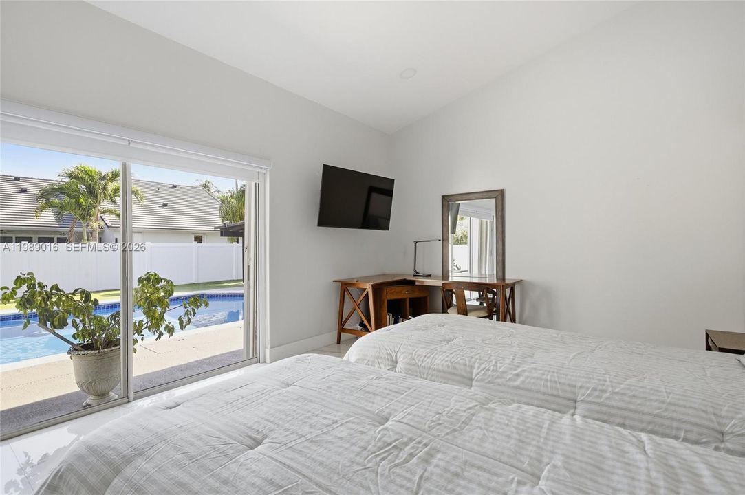 Activo con contrato: $865,000 (3 camas, 2 baños, 1807 Pies cuadrados)