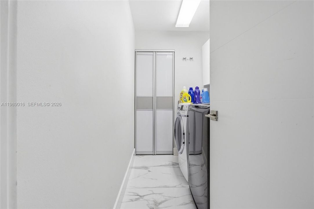 Activo con contrato: $865,000 (3 camas, 2 baños, 1807 Pies cuadrados)