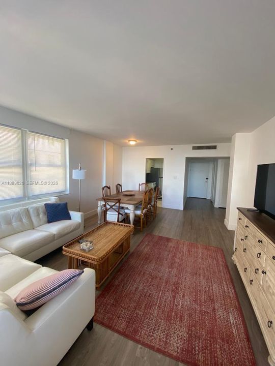 For Sale: $775,000 (1 beds, 1 baths, 850 Square Feet)