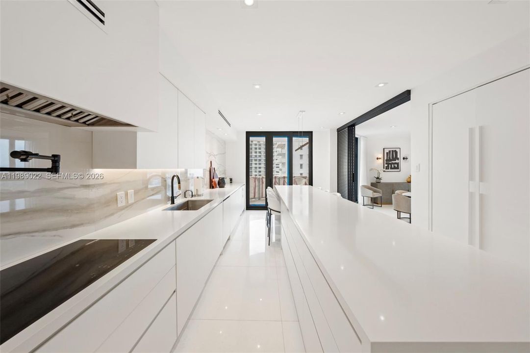 На продажу: $5,995,000 (3 спален, 4 ванн, 3670 Квадратных фут)