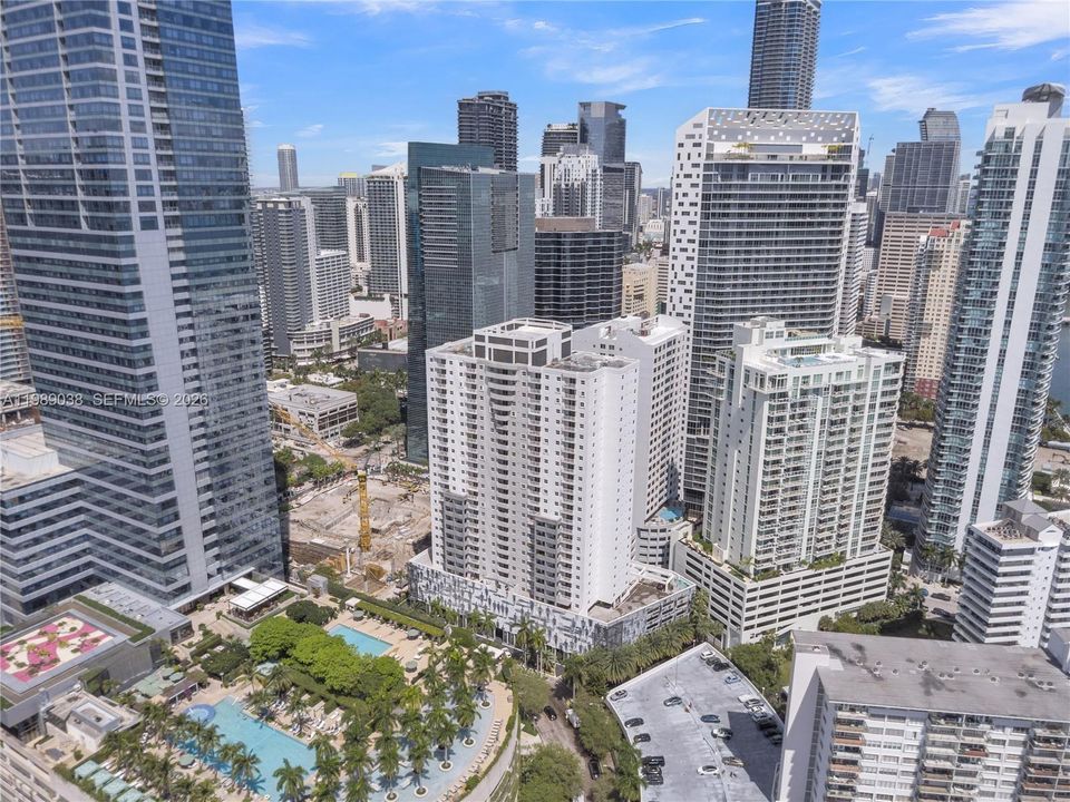 For Sale: $350,000 (1 beds, 1 baths, 640 Square Feet)