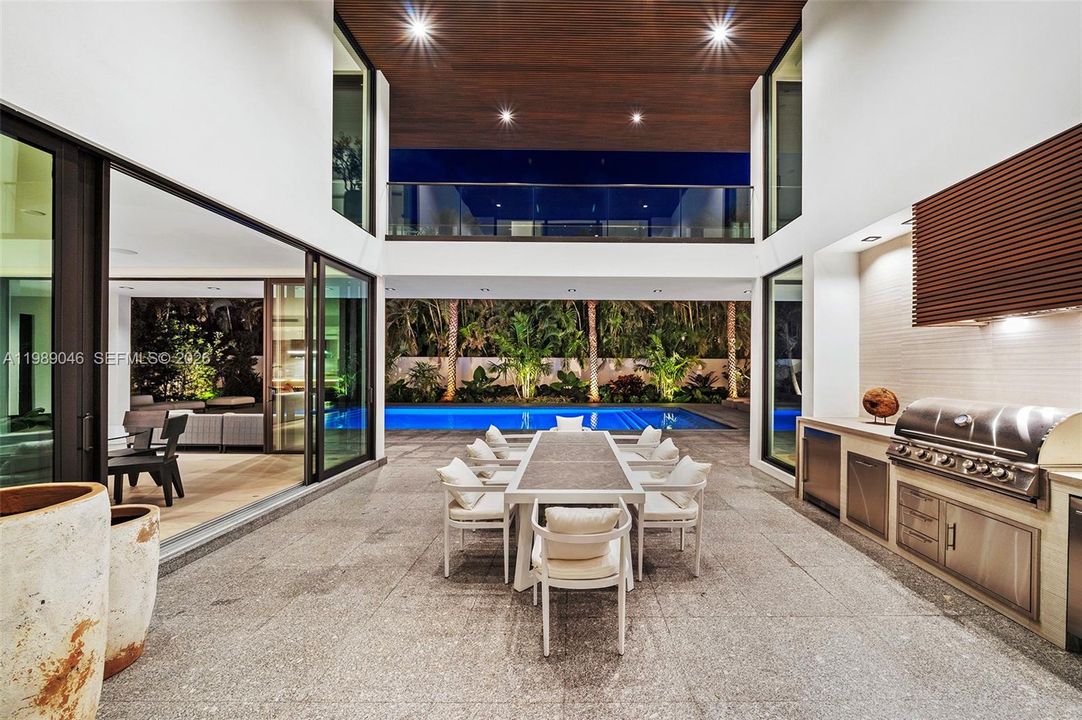 For Sale: $12,950,000 (6 beds, 7 baths, 7657 Square Feet)
