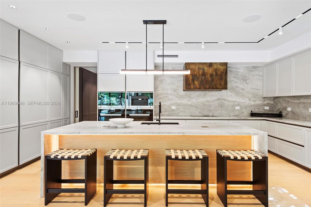 For Sale: $12,950,000 (6 beds, 7 baths, 7657 Square Feet)