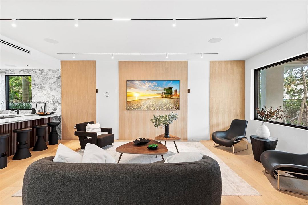 For Sale: $12,950,000 (6 beds, 7 baths, 7657 Square Feet)