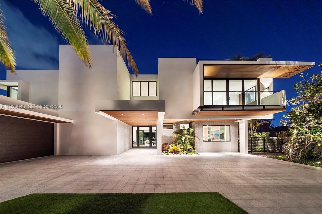 For Sale: $12,950,000 (6 beds, 7 baths, 7657 Square Feet)