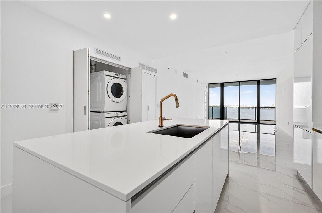 Activo con contrato: $1,590,000 (3 camas, 3 baños, 0 Pies cuadrados)