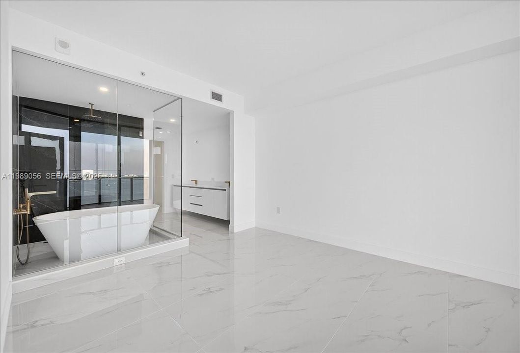 Activo con contrato: $1,590,000 (3 camas, 3 baños, 0 Pies cuadrados)