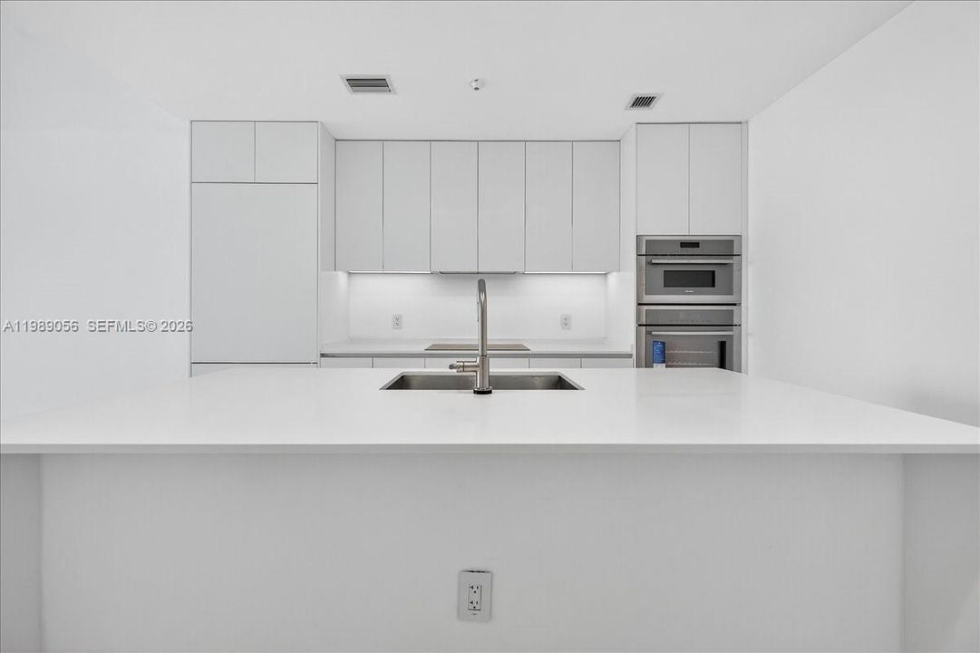 Activo con contrato: $1,590,000 (3 camas, 3 baños, 0 Pies cuadrados)