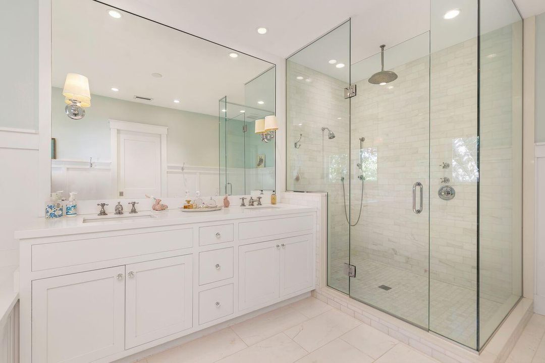 129 Primary Bath2