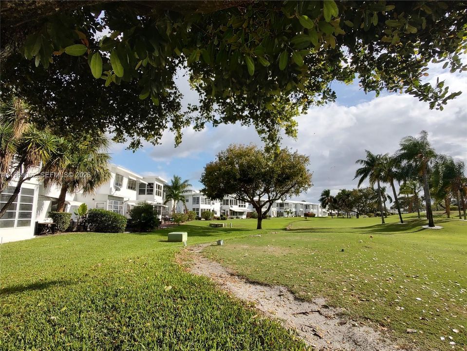 For Sale: $129,900 (2 beds, 2 baths, 850 Square Feet)