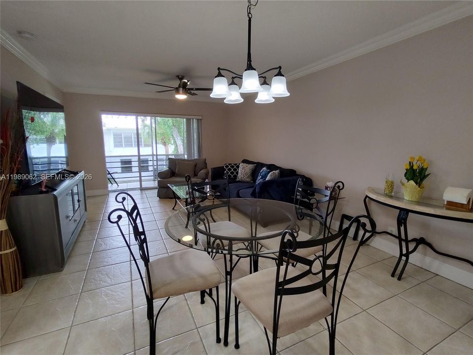 For Sale: $129,900 (2 beds, 2 baths, 850 Square Feet)