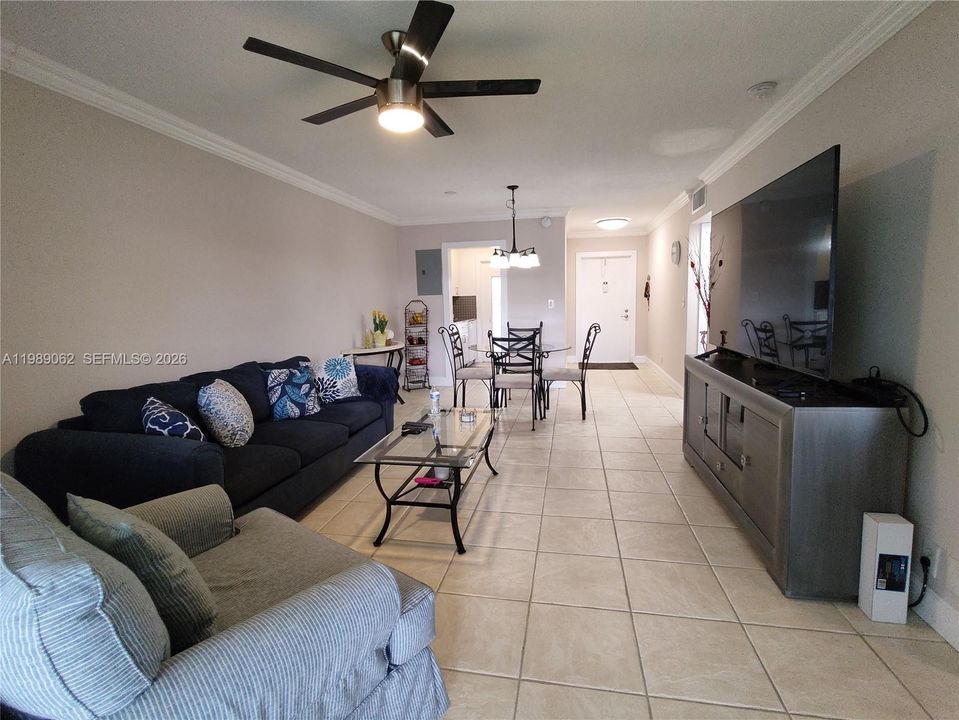 For Sale: $129,900 (2 beds, 2 baths, 850 Square Feet)