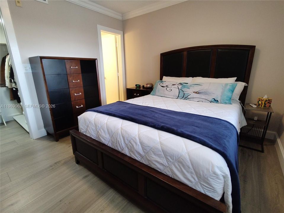 For Sale: $129,900 (2 beds, 2 baths, 850 Square Feet)