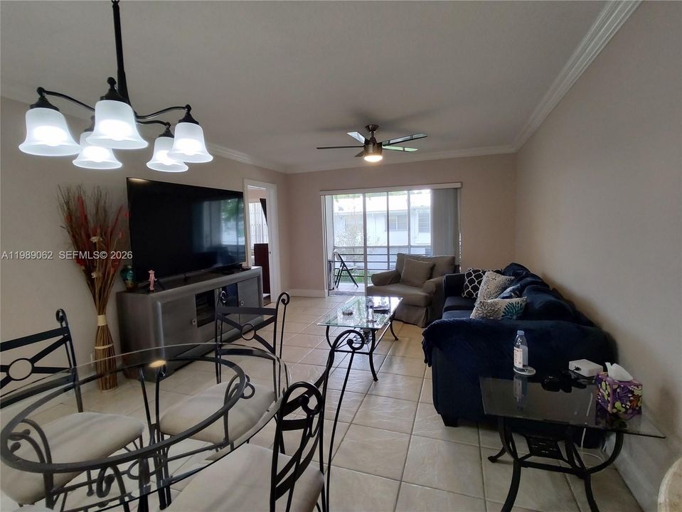 For Sale: $129,900 (2 beds, 2 baths, 850 Square Feet)