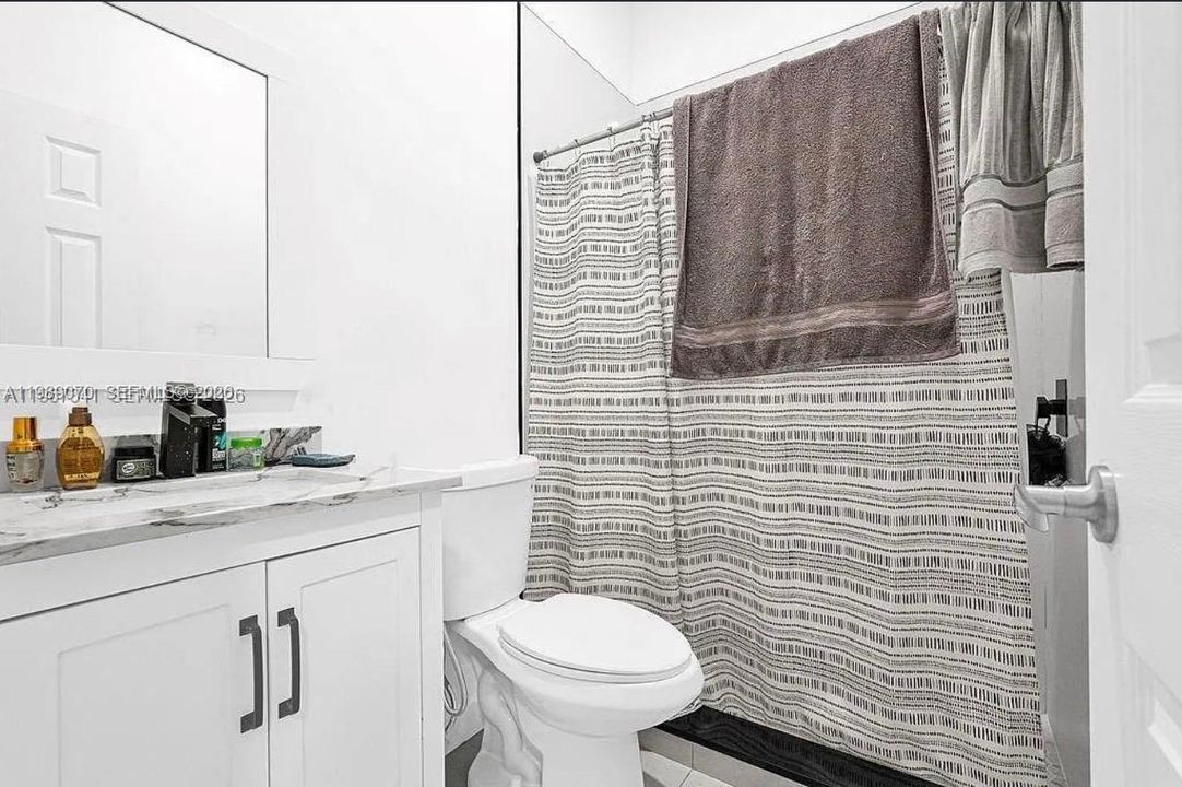 出租: $1,450 (1 贝兹, 1 浴室, 1870 平方英尺)