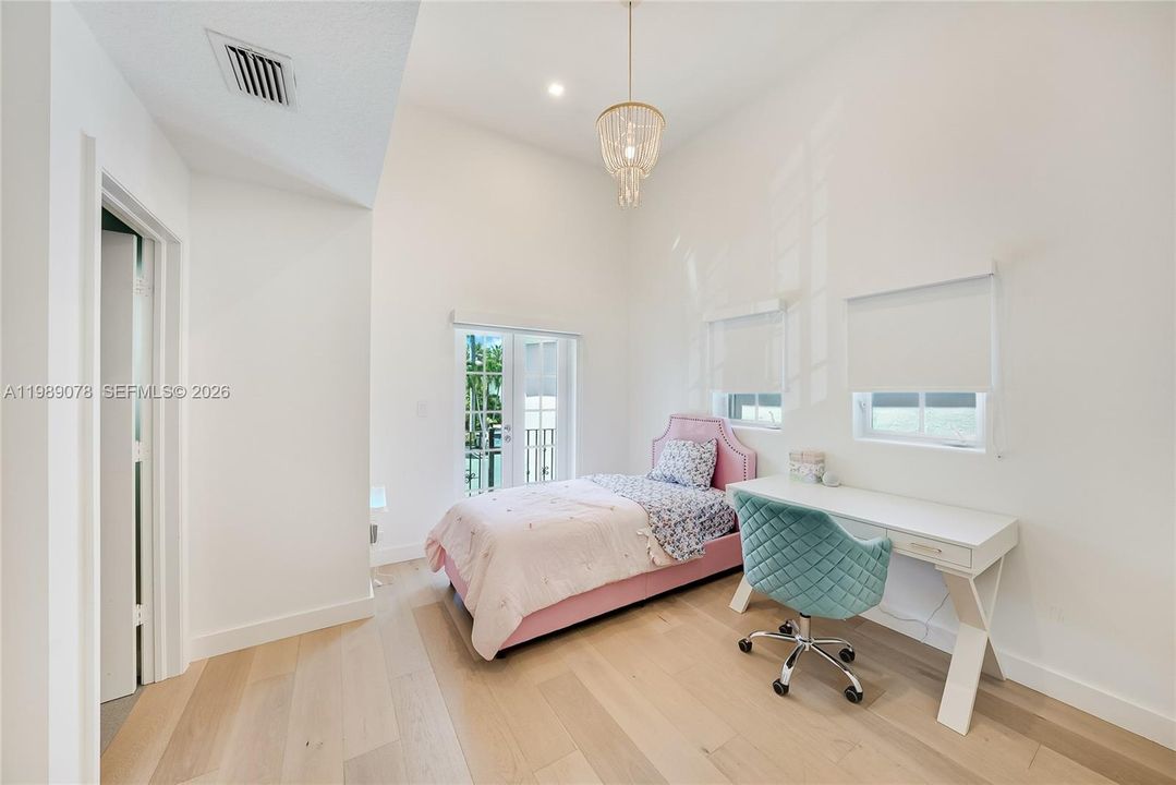 Bright spacious children's bedrooms have ensuite baths and tons of closet space