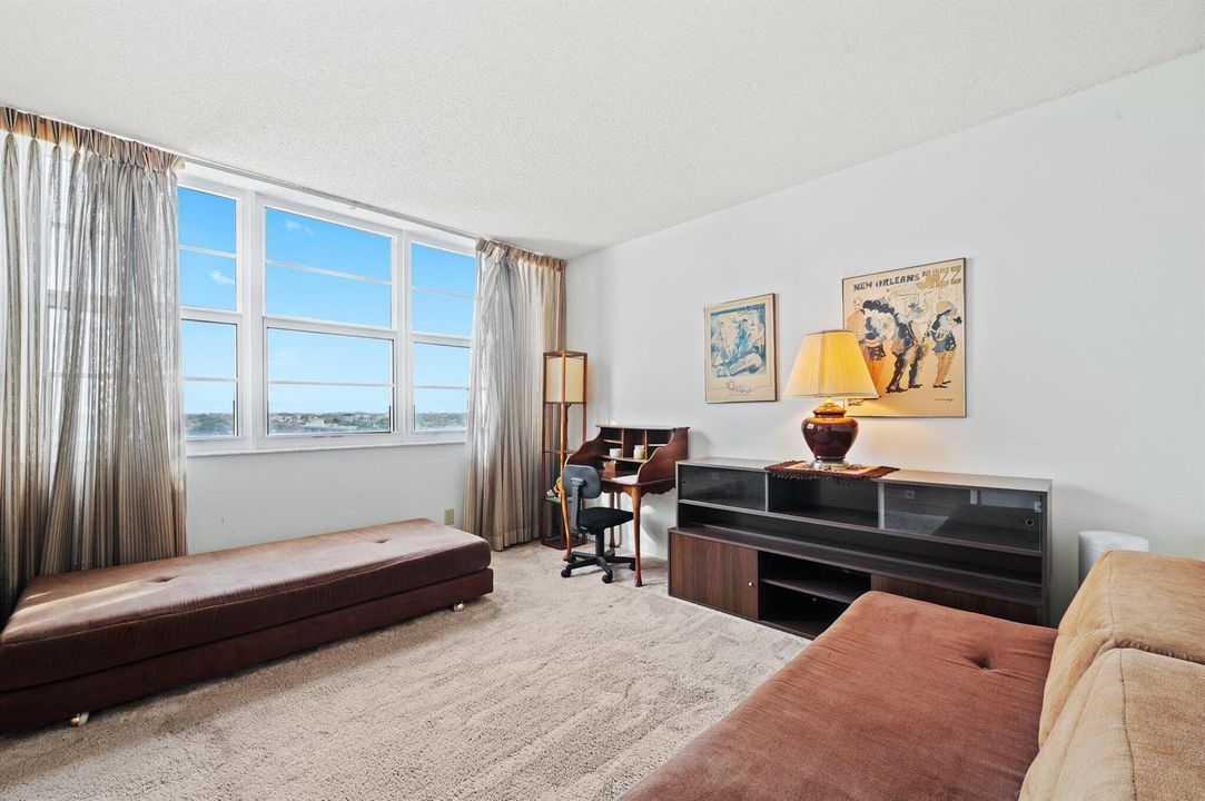 26-web-or-mls-3520-oaks-way-903