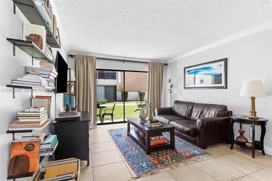 На продажу: $265,000 (1 спален, 1 ванн, 672 Квадратных фут)