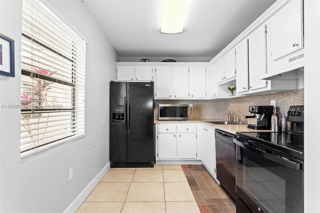 На продажу: $265,000 (1 спален, 1 ванн, 672 Квадратных фут)