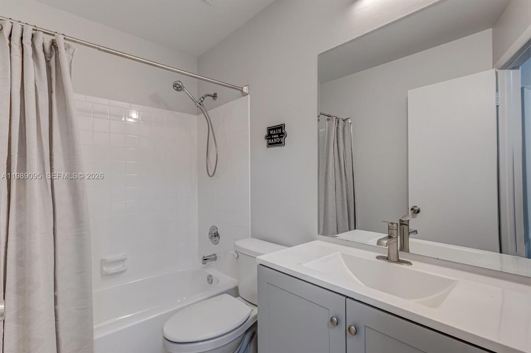 For Rent: $4,450 (4 beds, 2 baths, 1710 Square Feet)
