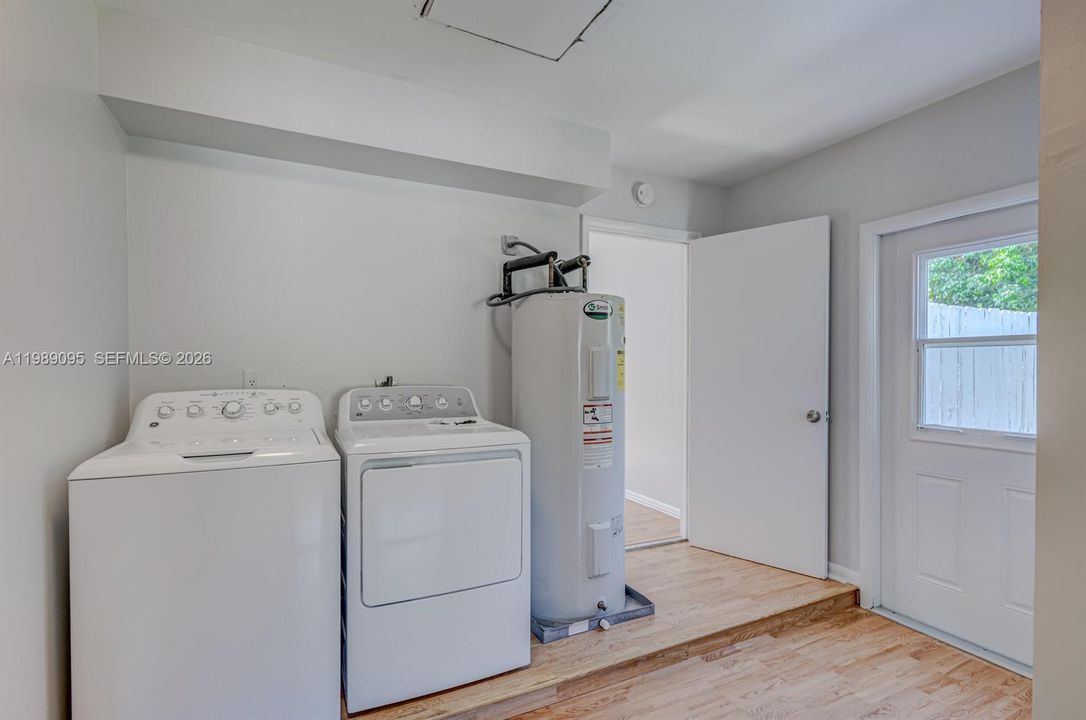 For Rent: $4,450 (4 beds, 2 baths, 1710 Square Feet)