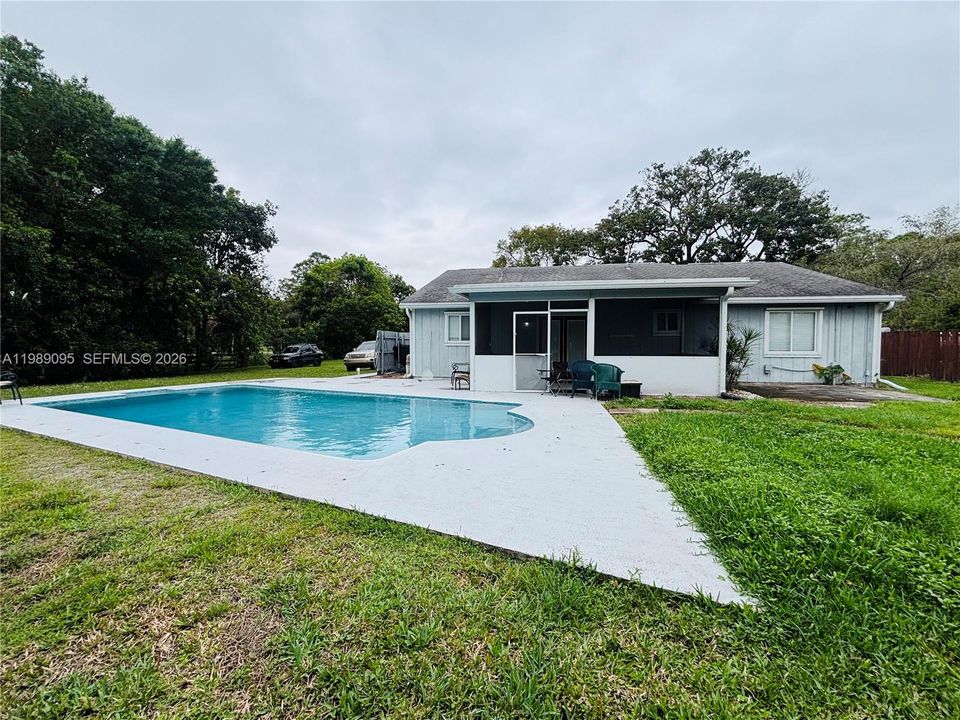For Rent: $4,450 (4 beds, 2 baths, 1710 Square Feet)