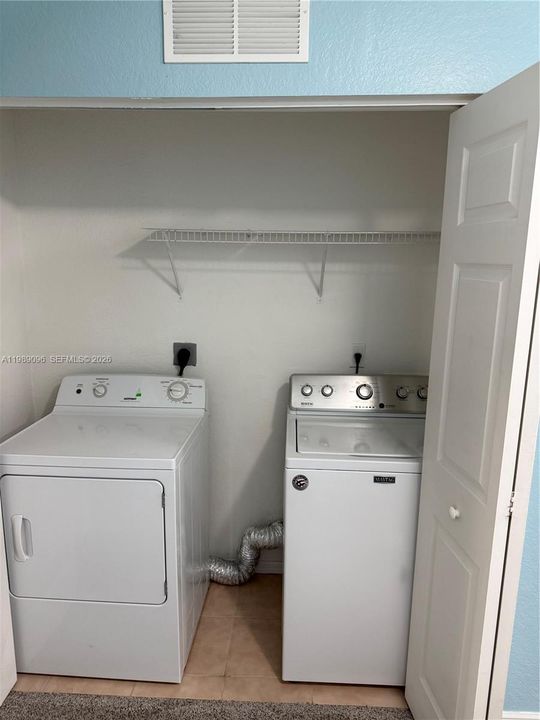 For Rent: $1,500 (2 beds, 2 baths, 1132 Square Feet)