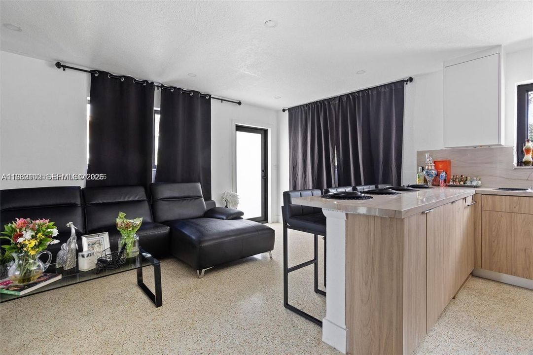 En Venta: $789,999 (0 camas, 0 baños, 2106 Pies cuadrados)