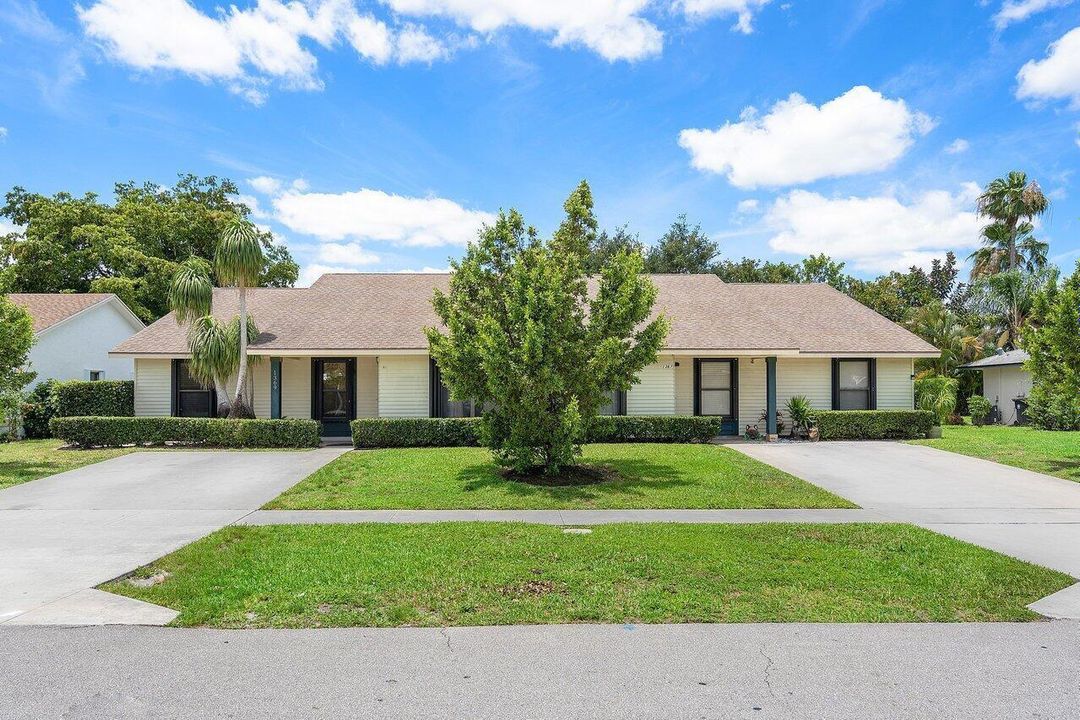 1369 Riverside Circle