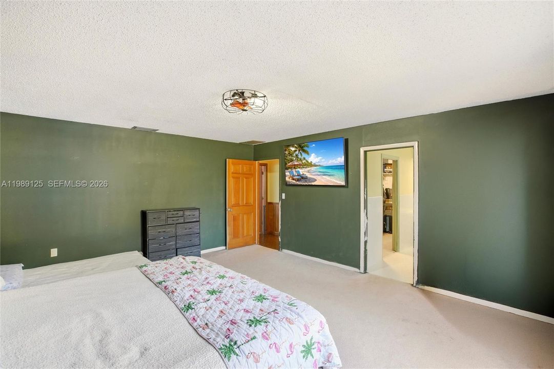 For Sale: $460,000 (3 beds, 2 baths, 3266 Square Feet)