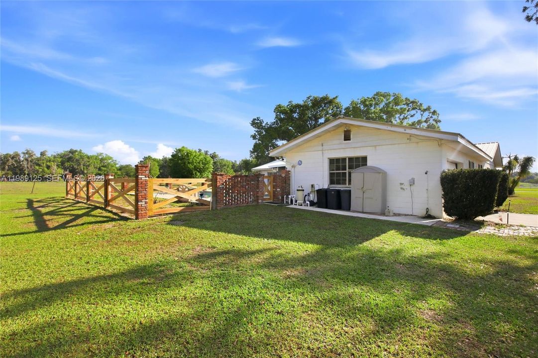 For Sale: $460,000 (3 beds, 2 baths, 3266 Square Feet)