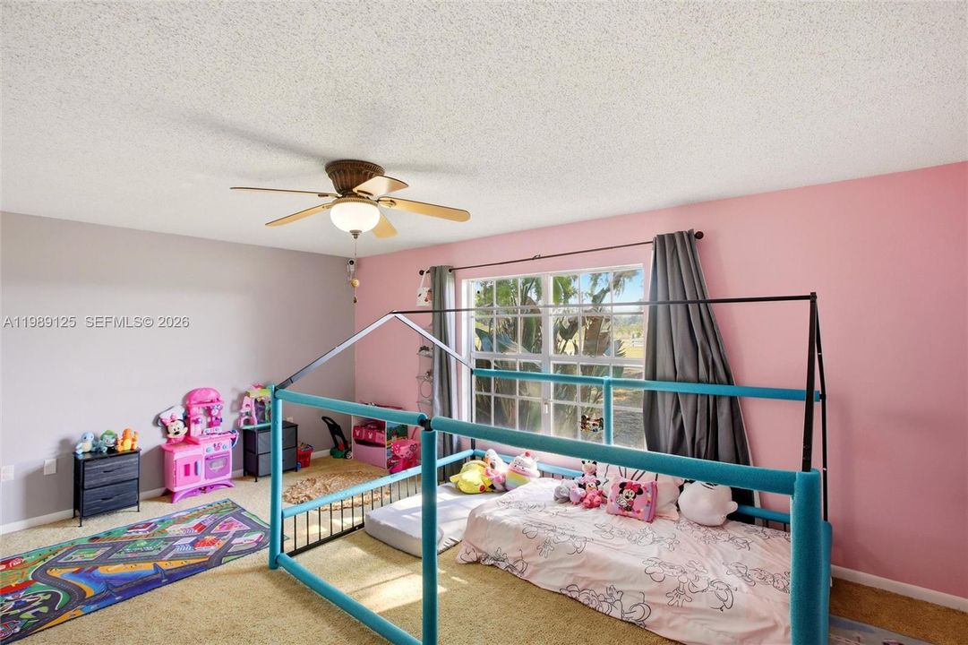 For Sale: $460,000 (3 beds, 2 baths, 3266 Square Feet)