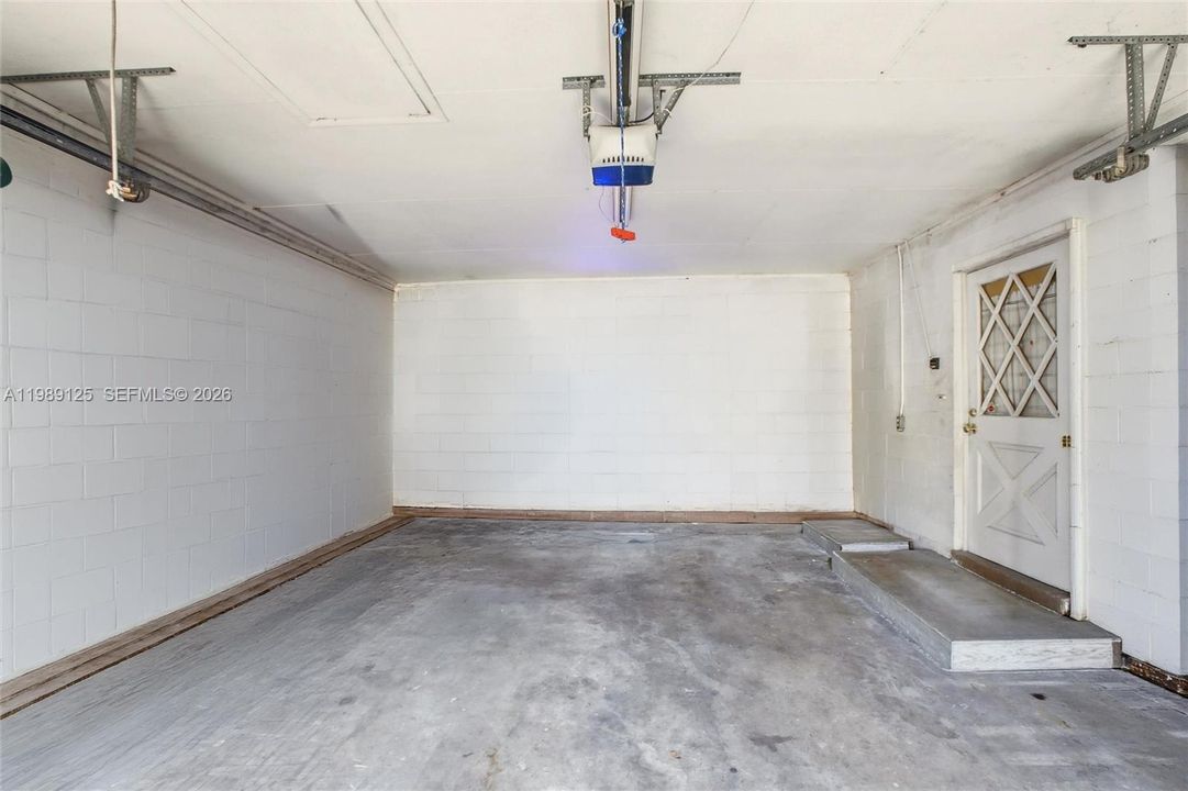 For Sale: $460,000 (3 beds, 2 baths, 3266 Square Feet)