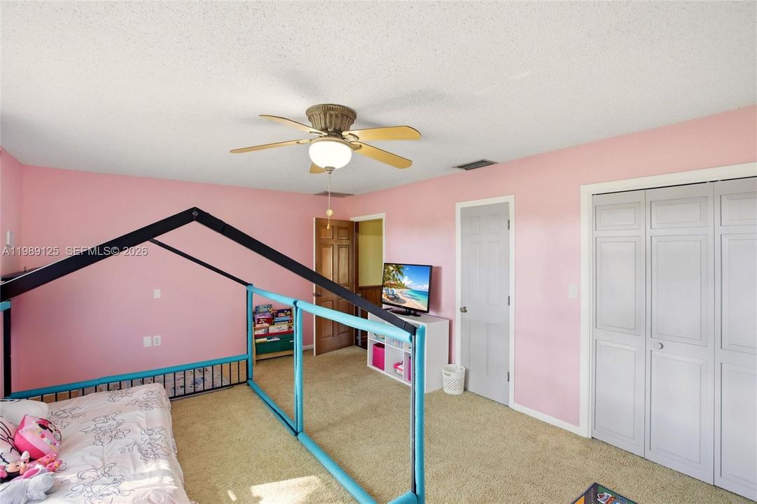 For Sale: $460,000 (3 beds, 2 baths, 3266 Square Feet)