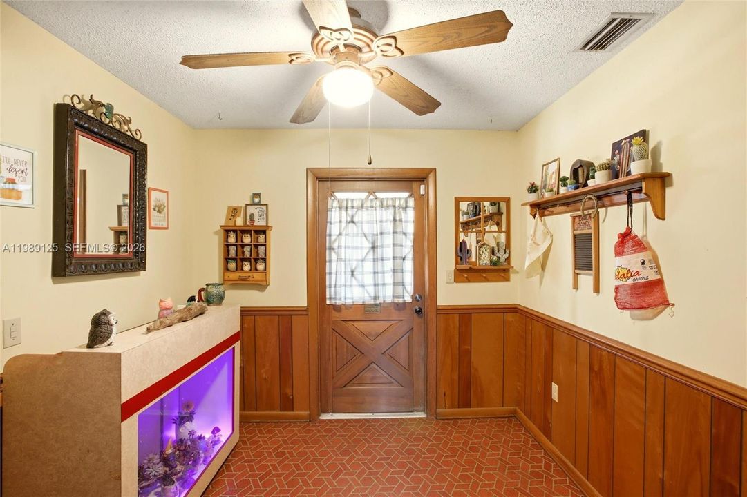 For Sale: $460,000 (3 beds, 2 baths, 3266 Square Feet)