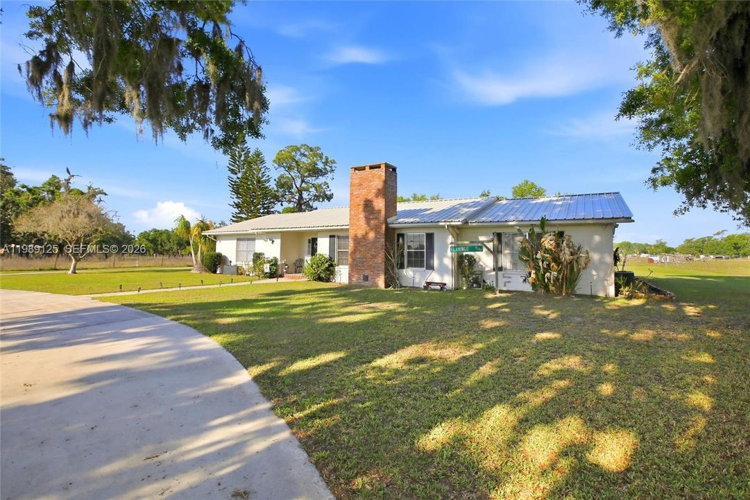 For Sale: $460,000 (3 beds, 2 baths, 3266 Square Feet)