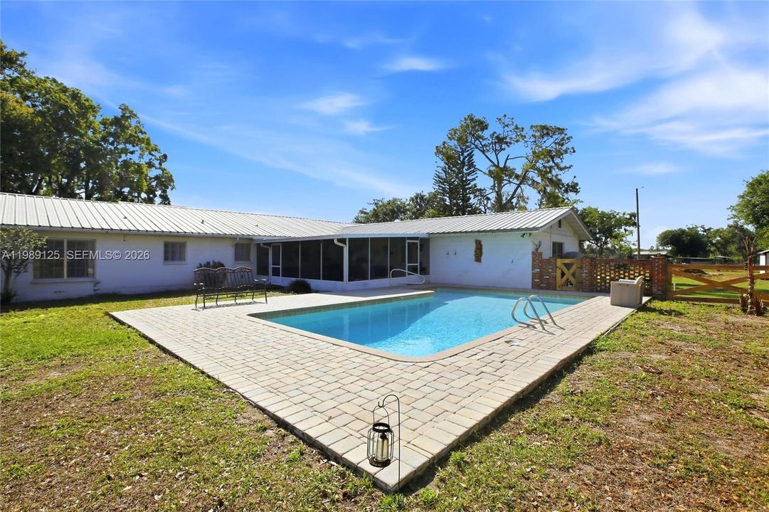 For Sale: $460,000 (3 beds, 2 baths, 3266 Square Feet)